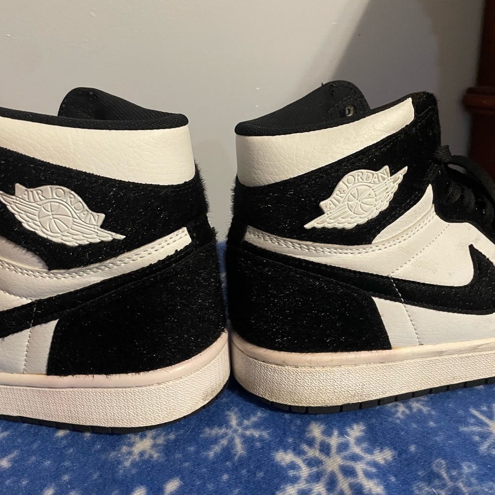 Women's Black and White Sneakers - Picture 8 of 11